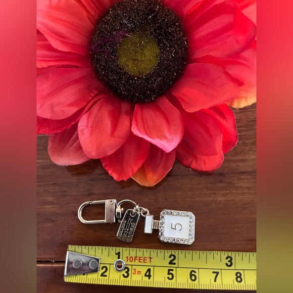 New Rhinestone Perfume Keychain/Purse Charm in White - Picture 6 of 10